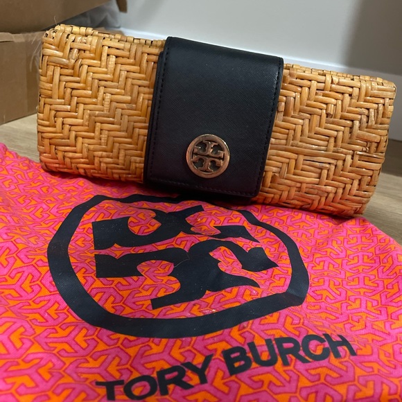 Tory Burch Handbags - Tory Burch Rattan Clutch - Black